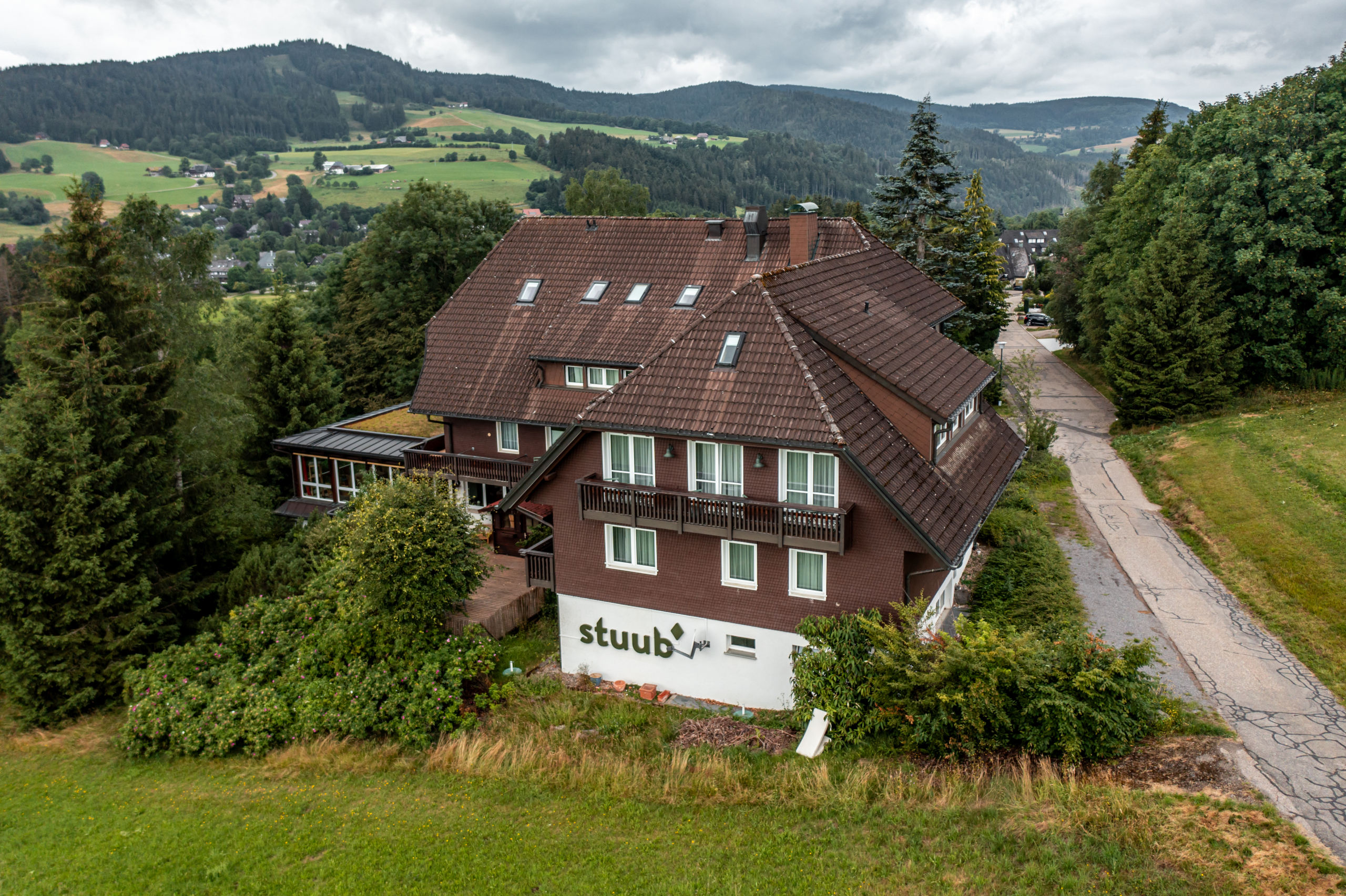 yoga_retreat_flying_mat_yoga_stuub_fotos_hinterzarten_227